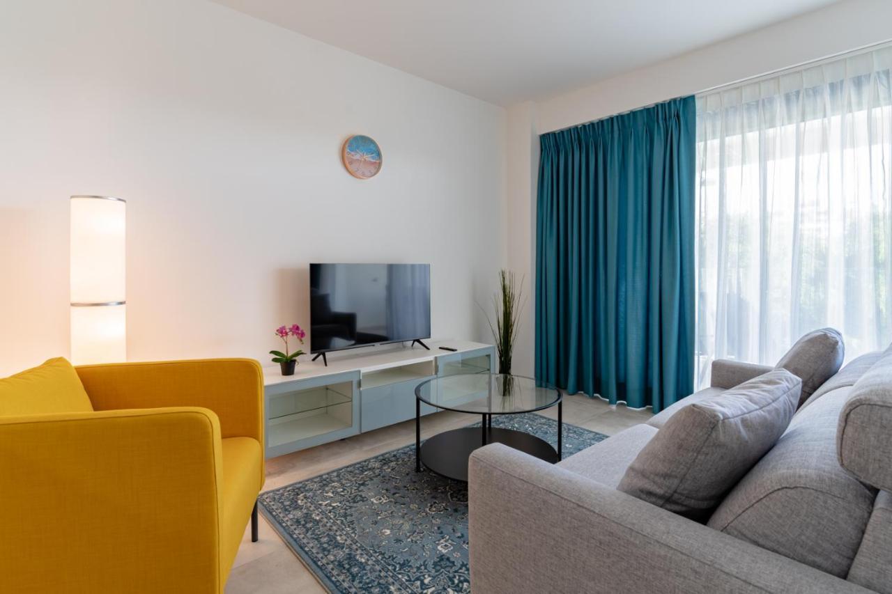Cosy And Centrally Located Apartment In Estepona Buitenkant foto